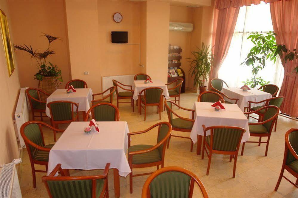 Hotel Sir Colentina Bucharest Exterior photo